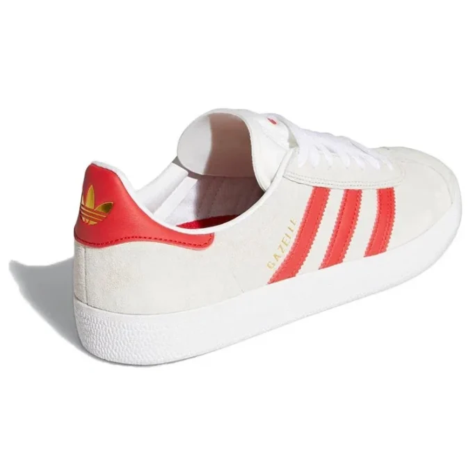 Adidas Gazelle Adv ”Ivory Scarlet”